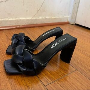 NWT Fashion Nova braided heeled sandal size 6 Midnight Blue